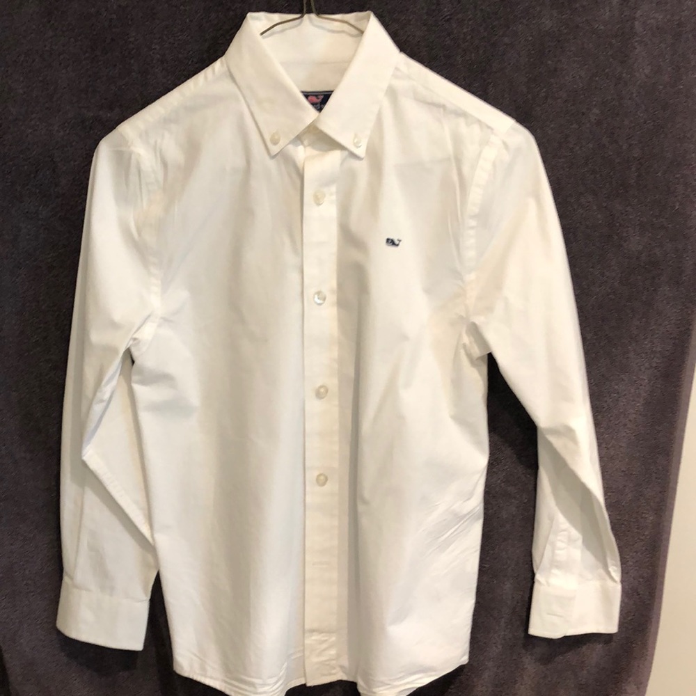 Vineyard Vines boys size S 8-10 white Whale shirt